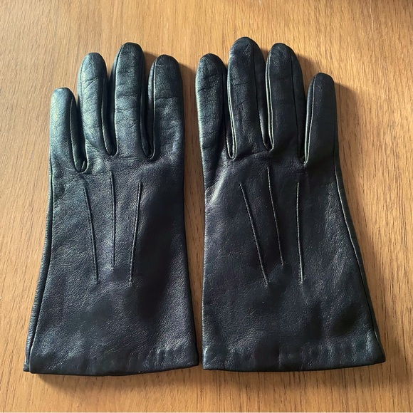Country Road Accessories - HOST PICK⭐️NWOT Country Road Leather Gloves 🖤 Black